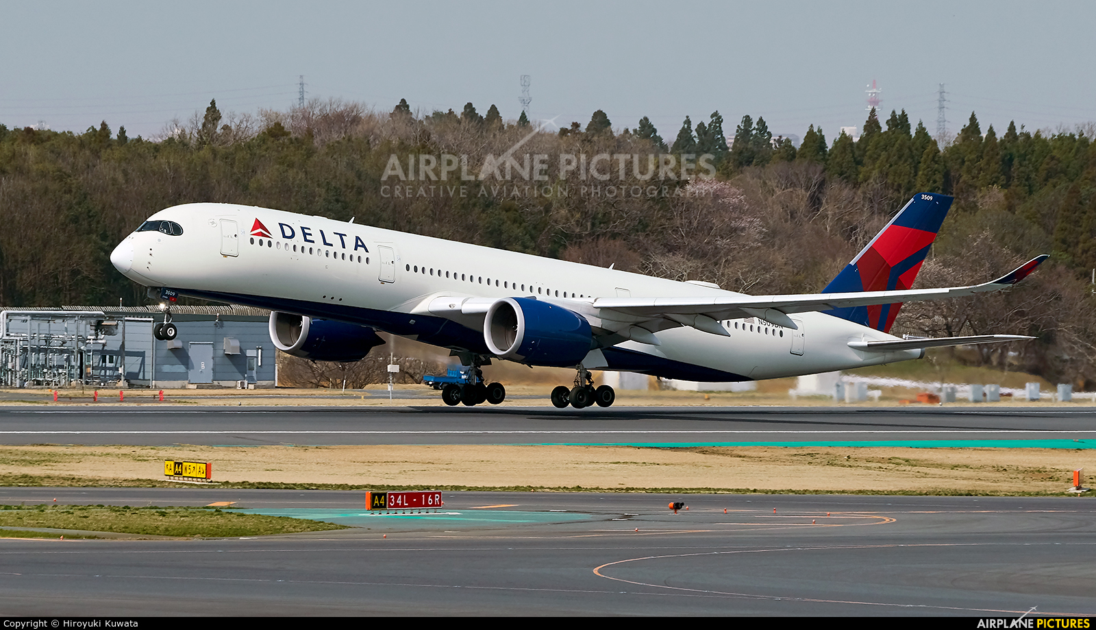 Delta Air Lines N509DN aircraft at Tokyo - Narita Intl