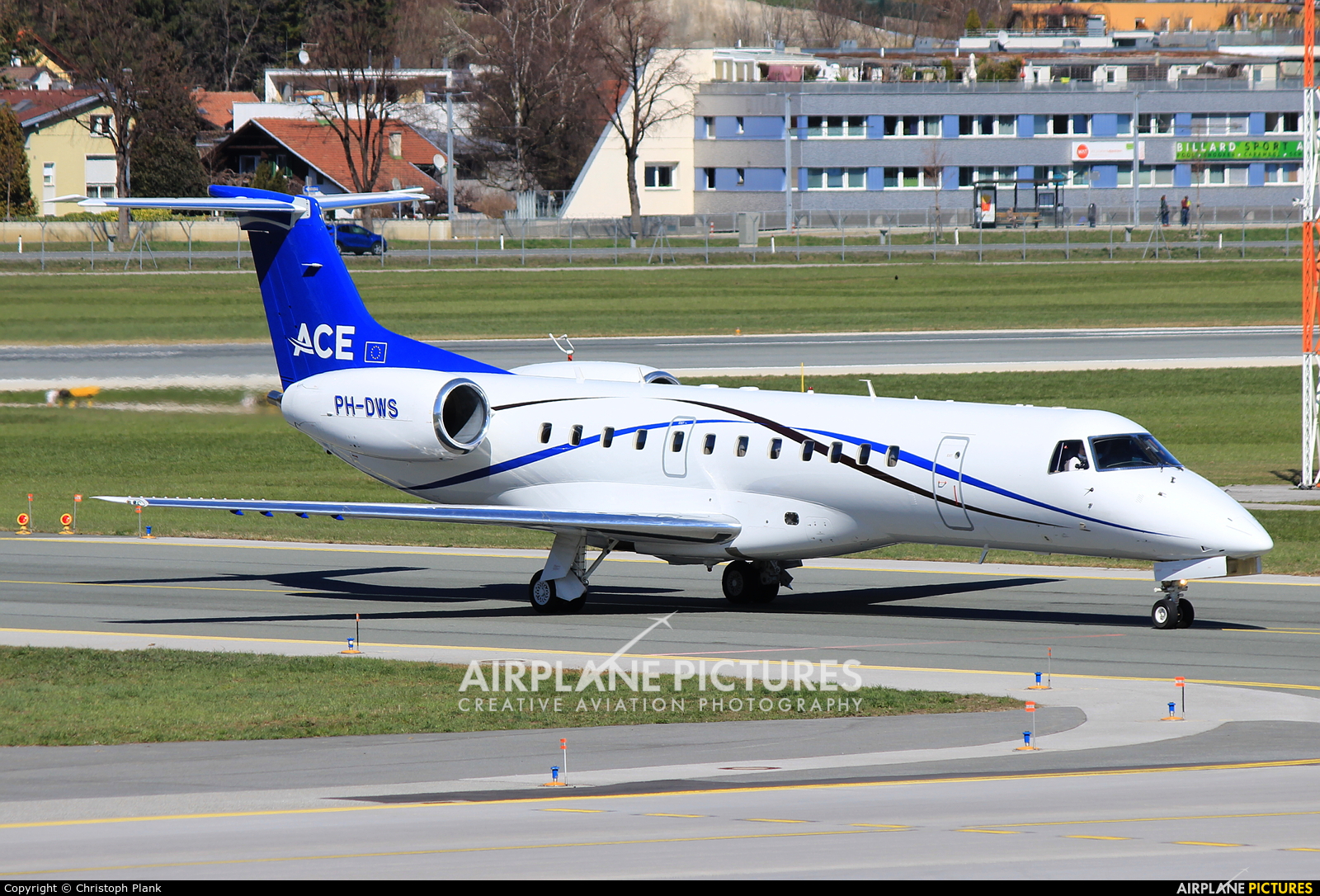 JetNetherlands PH-DWS aircraft at Innsbruck
