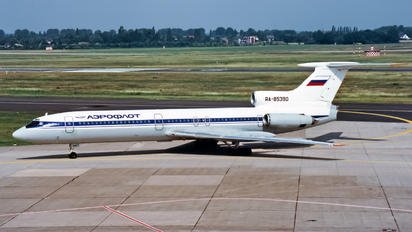 RA-85390 - Aeroflot Tupolev Tu-154B-2