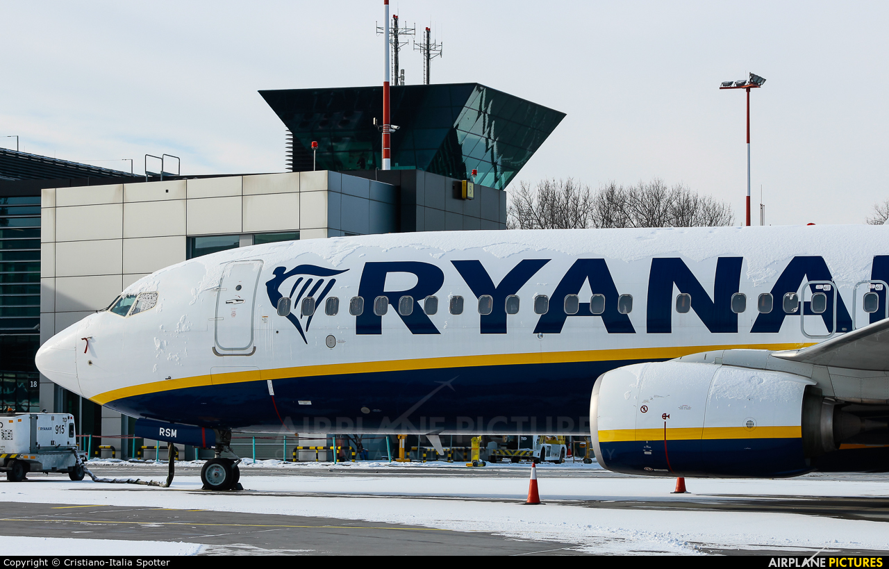 Ryanair Sun SP-RSM aircraft at Kraków - John Paul II Intl