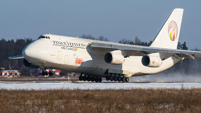 UR-ZYD - Maximus Air Cargo Antonov An-124