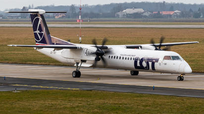 OY-YBY - LOT - Polish Airlines de Havilland Canada DHC-8-400Q / Bombardier Q400