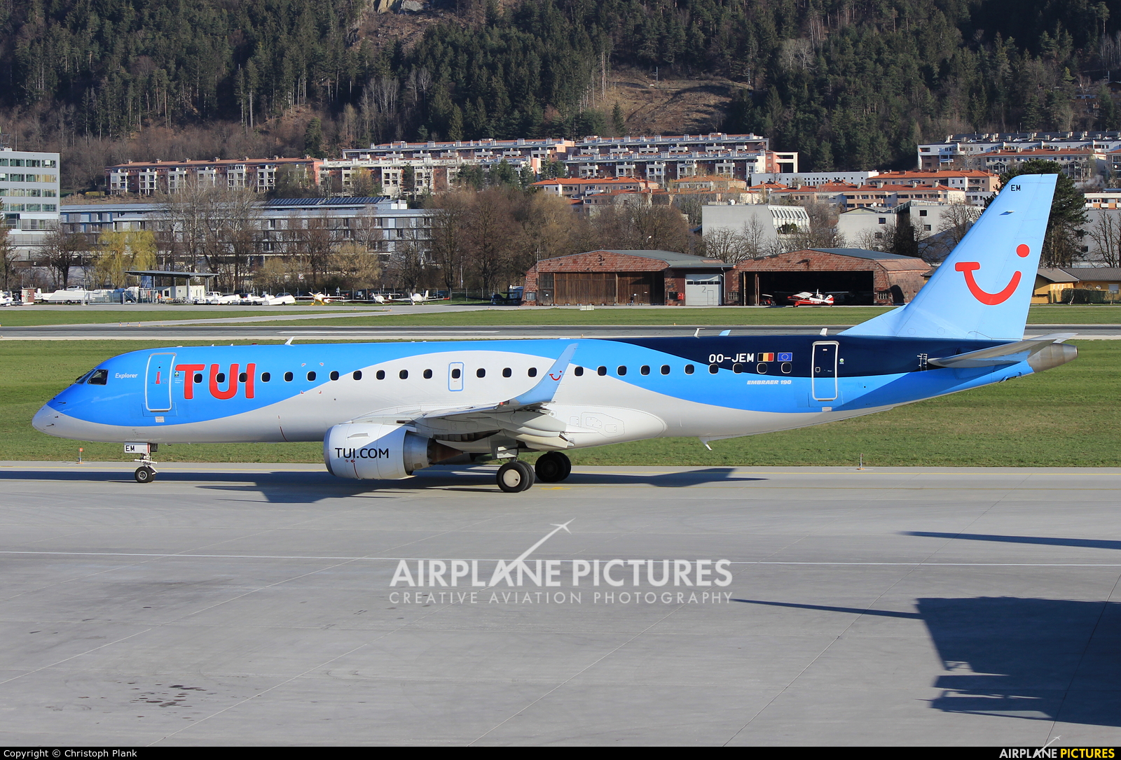 TUI Airlines Belgium OO-JEM aircraft at Innsbruck