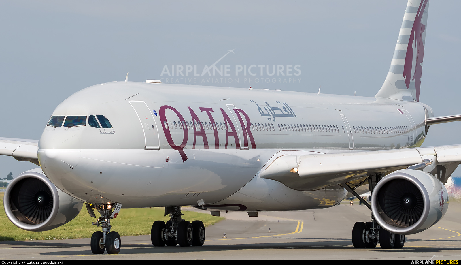 Qatar Airways A7-AEB aircraft at Warsaw - Frederic Chopin