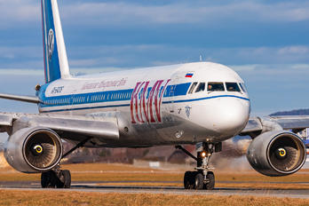 RA-64016 - KMV Tupolev Tu-204