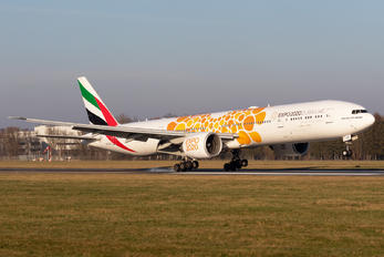 A6-ECD - Emirates Airlines Boeing 777-300ER