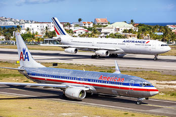 N916AN - American Airlines Boeing 737-800