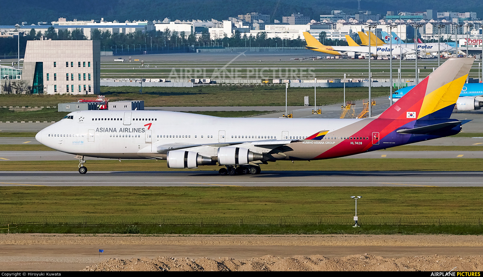 Asiana Airlines HL7428 aircraft at Seoul - Incheon