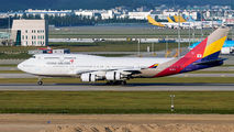 Asiana Airlines HL7428 image