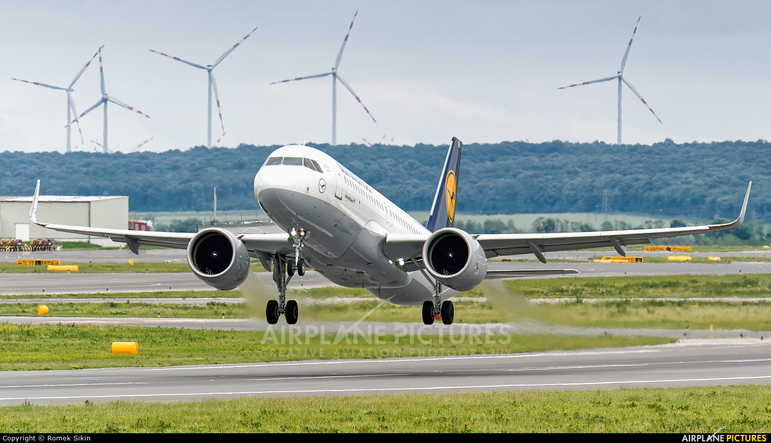 Lufthansa D-AINB aircraft at Vienna - Schwechat