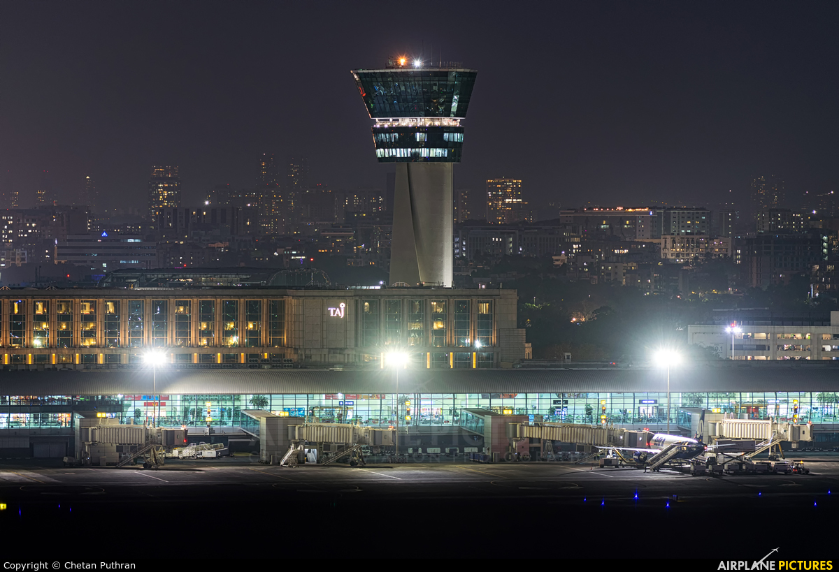 - Airport Overview - aircraft at Mumbai - Chhatrapati Shivaji Intl