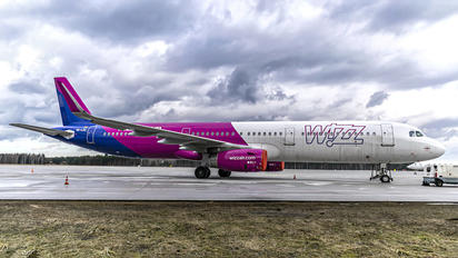 HA-LXZ - Wizz Air Airbus A321