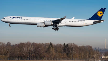 D-AIHH - Lufthansa Airbus A340-600