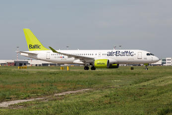 YL-CSB - Air Baltic Airbus A220-300