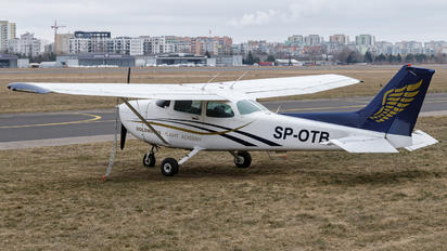 SP-OTB - Goldwings Flight Academy Cessna 172 Skyhawk (all models except RG)