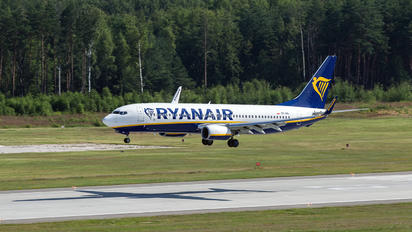 SP-RKI - Ryanair Sun Boeing 737-800