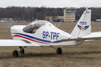 SP-TPF - Aeroklub Warszawski Aero AT-3 R100 