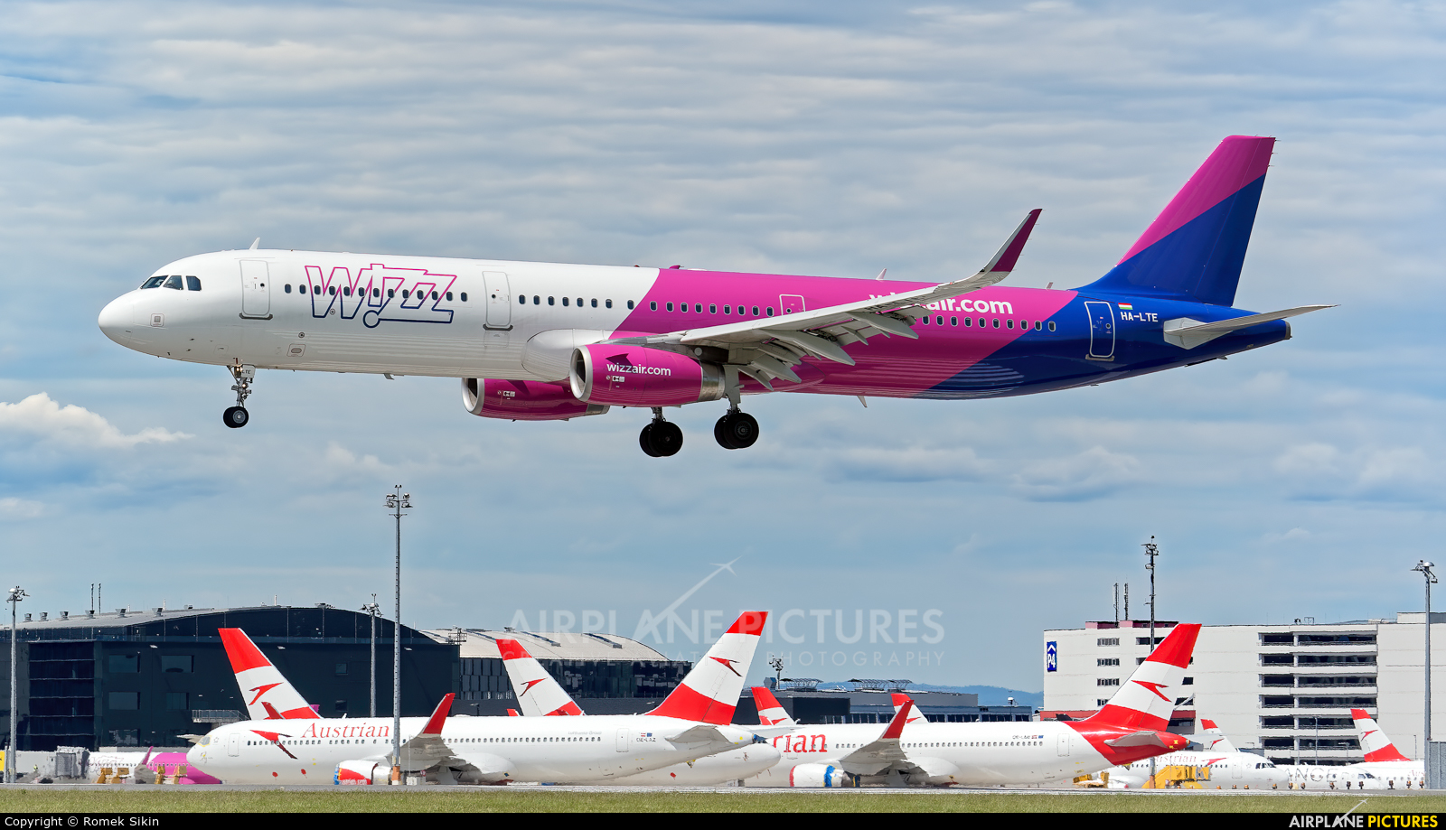 Wizz Air HA-LTE aircraft at Vienna - Schwechat