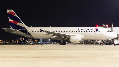 PR-MYW - LATAM Brasil Airbus A320