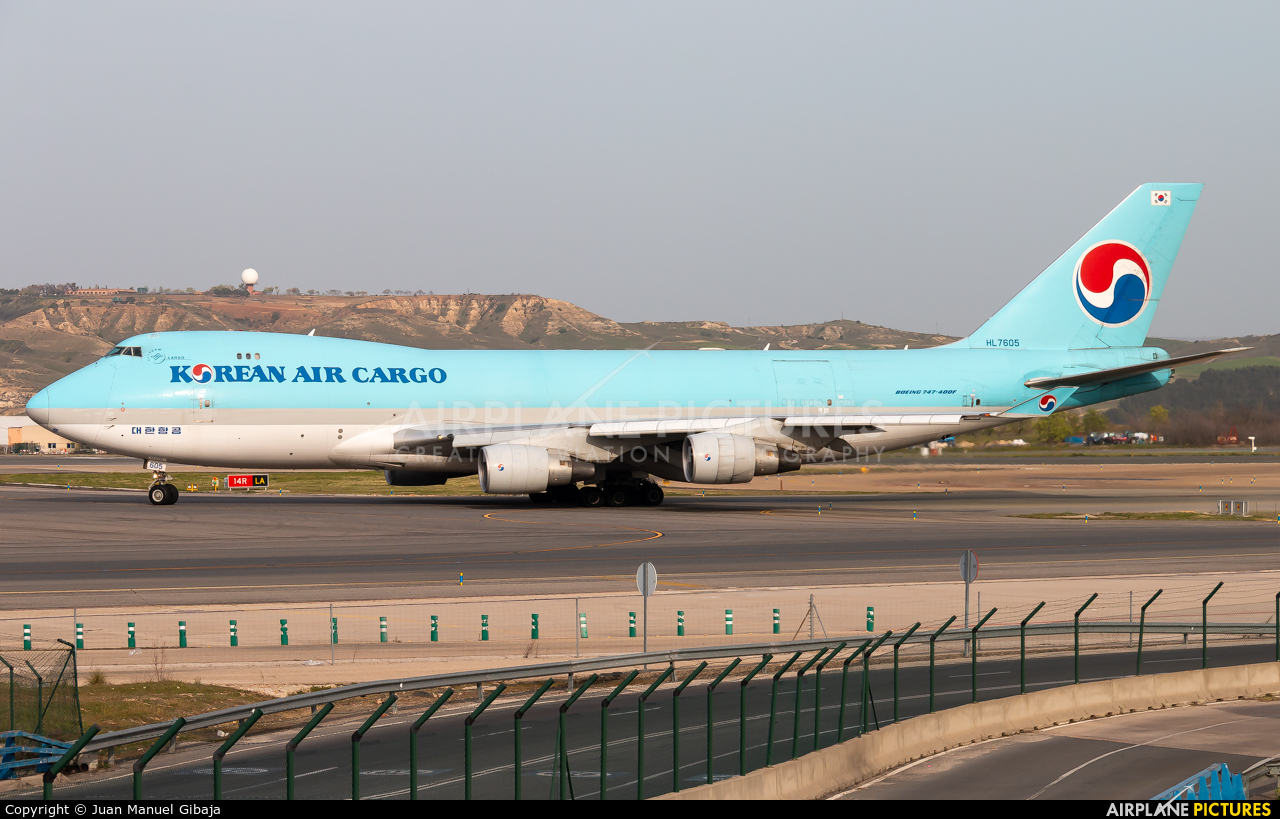 Korean Air Cargo HL7605 aircraft at Madrid - Barajas