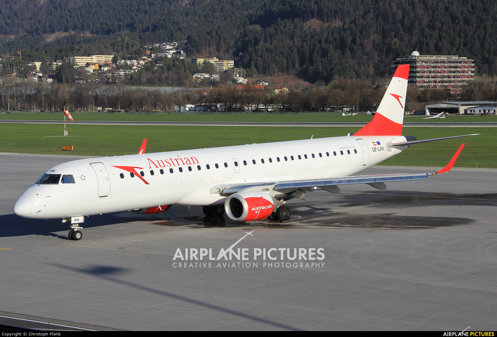 Austrian Airlines/Arrows/Tyrolean OE-LWN aircraft at Innsbruck