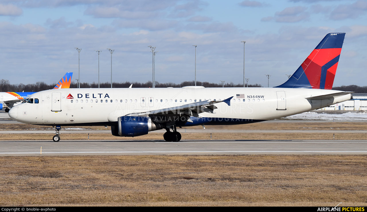 Delta Air Lines N344NW aircraft at Gerald R. Ford Intl