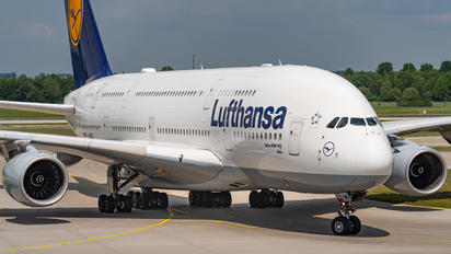 D-AIMG - Lufthansa Airbus A380