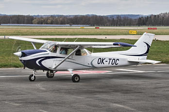 OK-TOC - Private Cessna 172 Skyhawk (all models except RG)