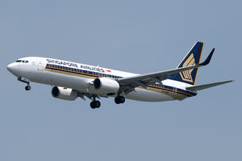 9V-MGD - Singapore Airlines Boeing 737-800