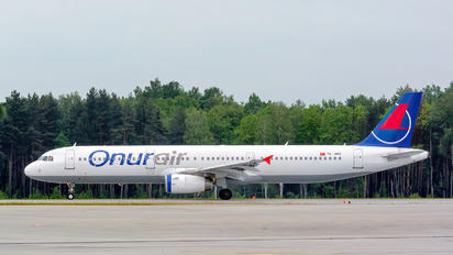 TC-OEC - Onur Air Airbus A321