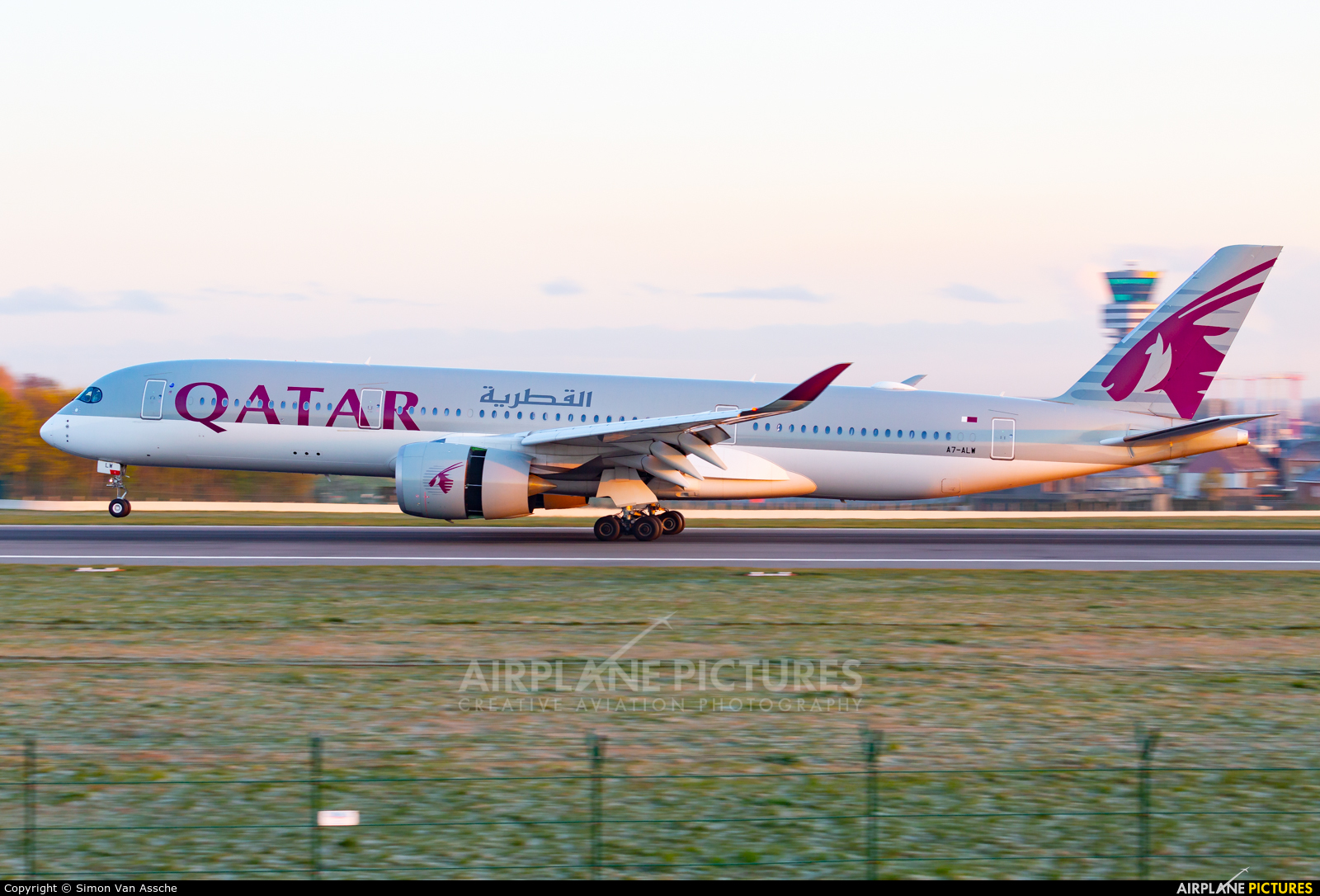 Qatar Airways A7-ALW aircraft at Brussels - Zaventem