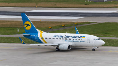 UR-GAT - Ukraine International Airlines Boeing 737-500