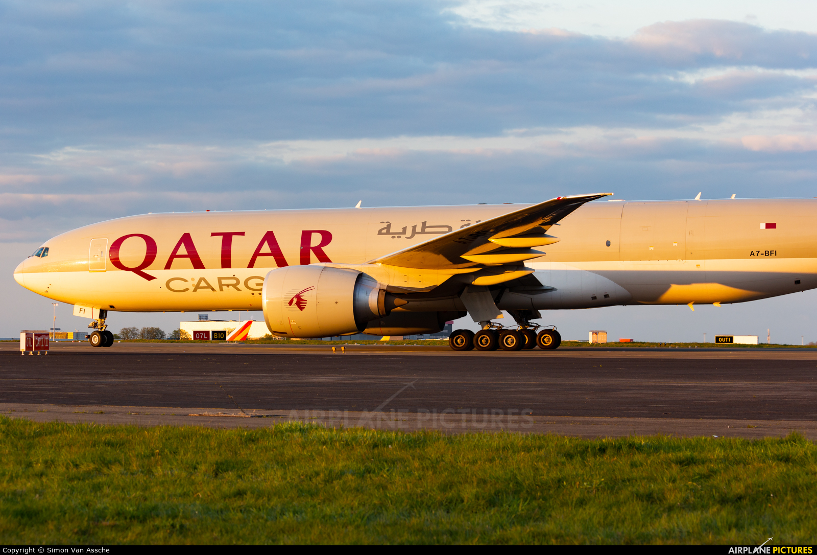 Qatar Airways Cargo A7-BFI aircraft at Brussels - Zaventem