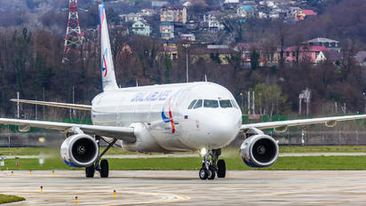 VP-BSY - Ural Airlines Airbus A321