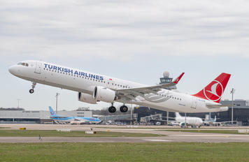 TC-LTB - Turkish Airlines Airbus A321 NEO