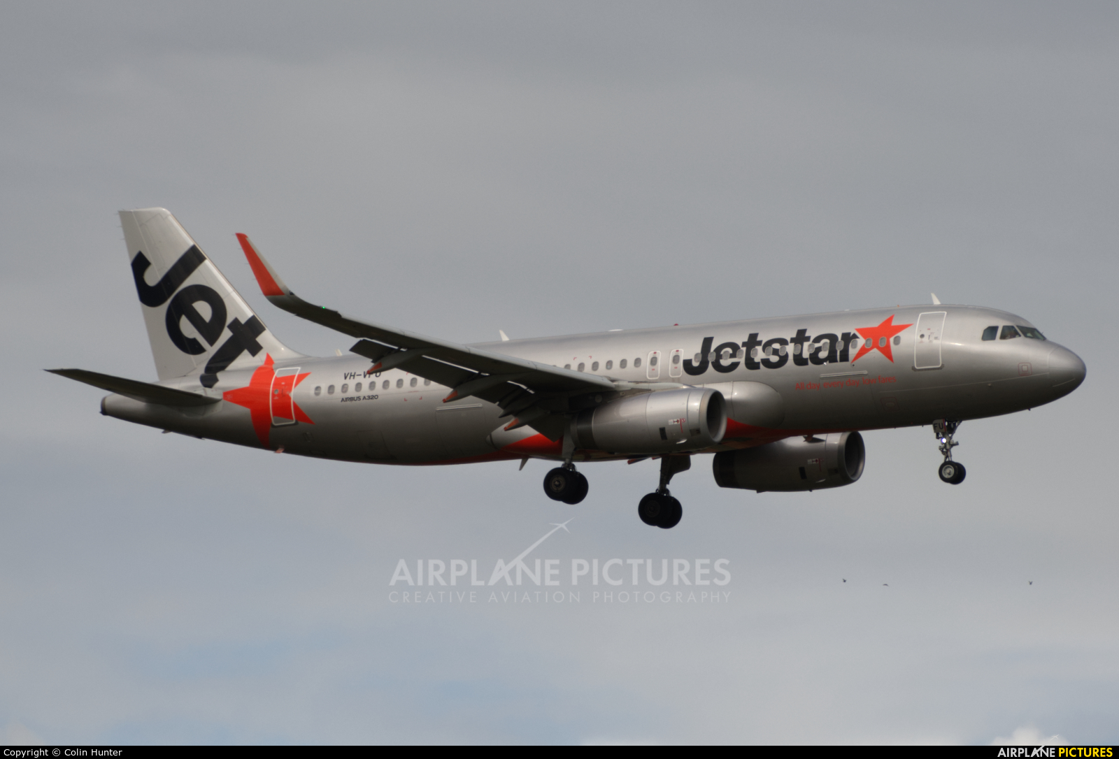 Jetstar Airways VH-VFU aircraft at Auckland Intl