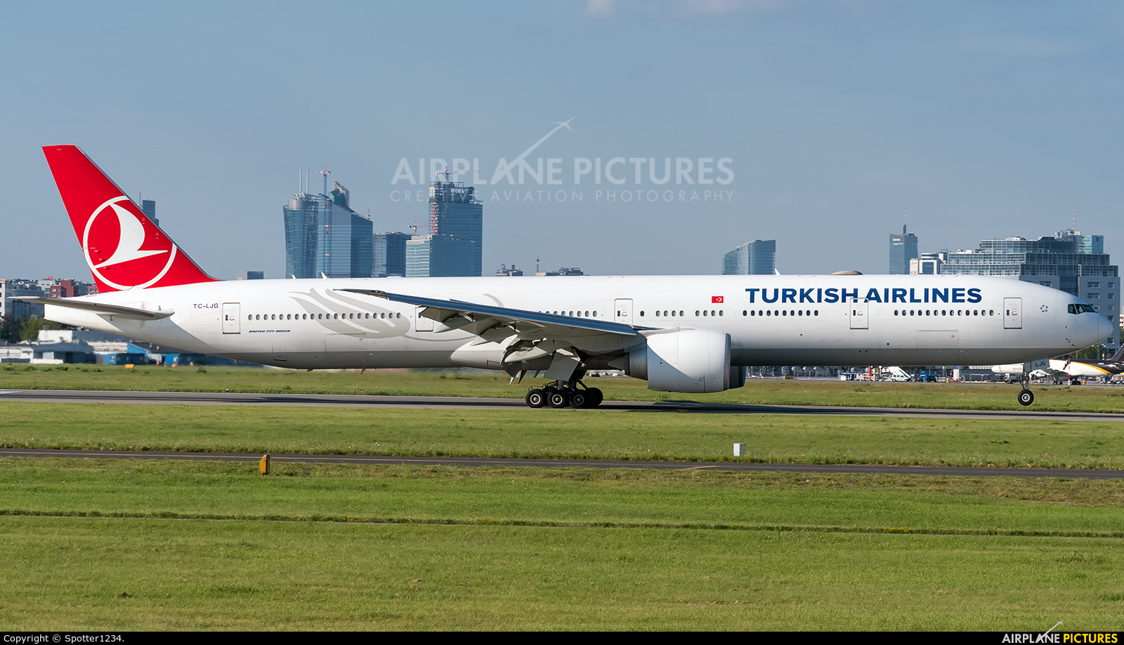 Turkish Airlines TC-LJG aircraft at Warsaw - Frederic Chopin