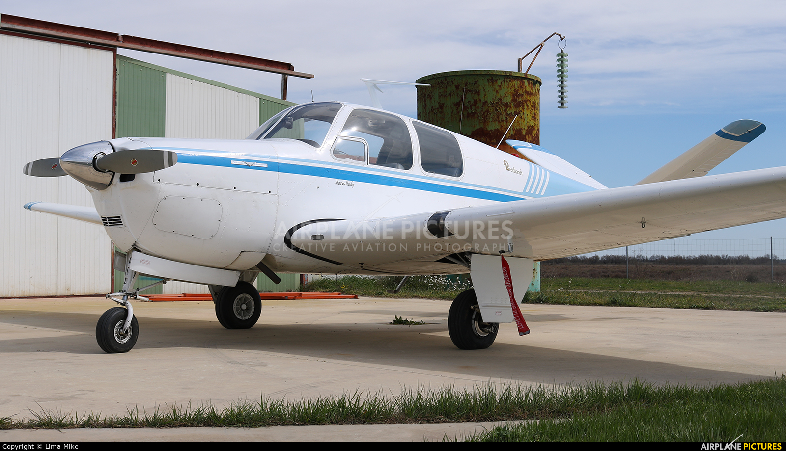 Private N2897V aircraft at Montpellier Candillargues