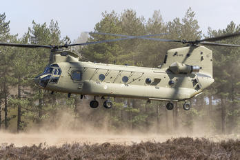 D-472 - Netherlands - Air Force Boeing CH-47F Chinook