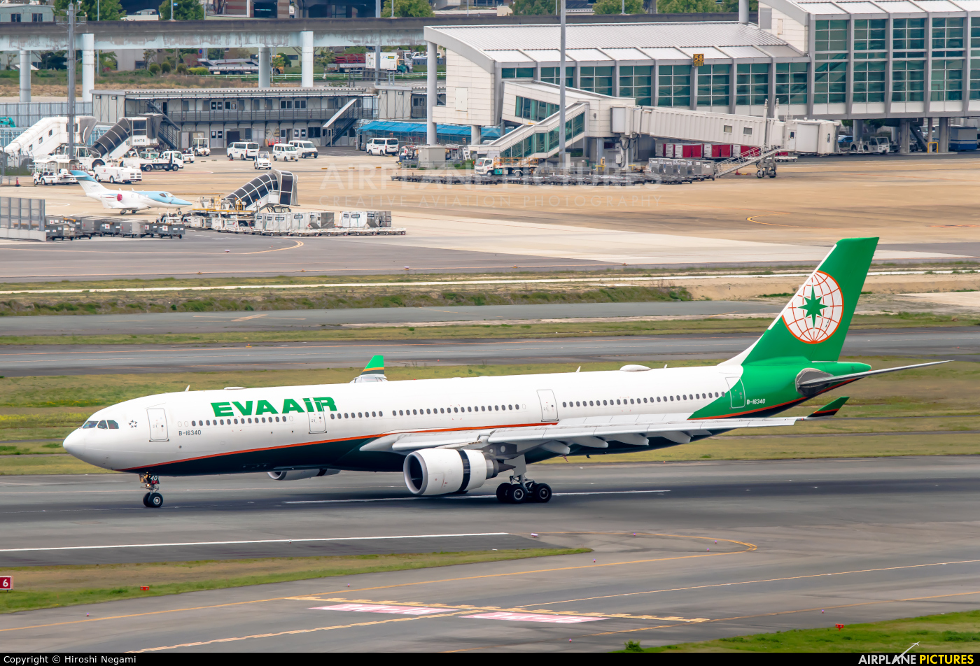 Eva Air B-16340 aircraft at Fukuoka
