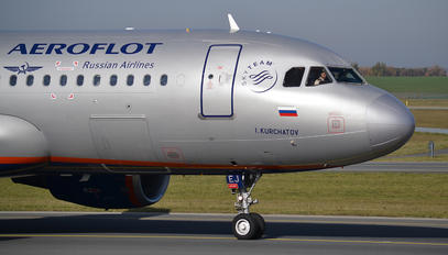 VQ-BEJ - Aeroflot Airbus A320