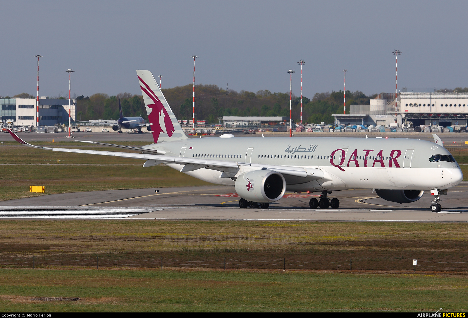 Qatar Airways A7-ALC aircraft at Milan - Malpensa