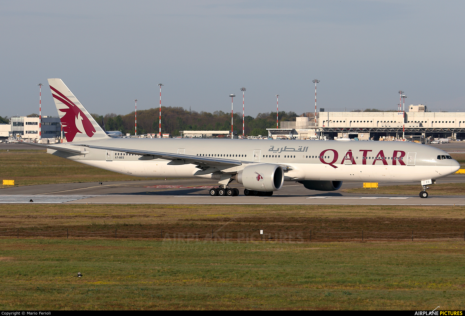 Qatar Airways A7-BES aircraft at Milan - Malpensa