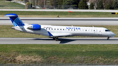 N532GJ - United Express Bombardier CRJ 705