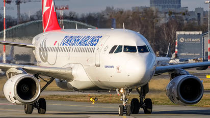 TC-JLZ - Turkish Airlines Airbus A319