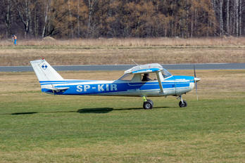 SP-KIR - Private Cessna 150