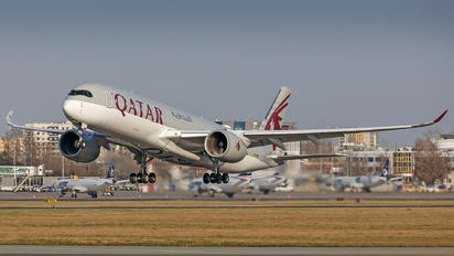A7-AMG - Qatar Airways Airbus A350-900