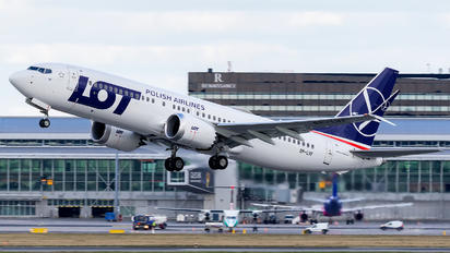 SP-LVF - LOT - Polish Airlines Boeing 737-8 MAX