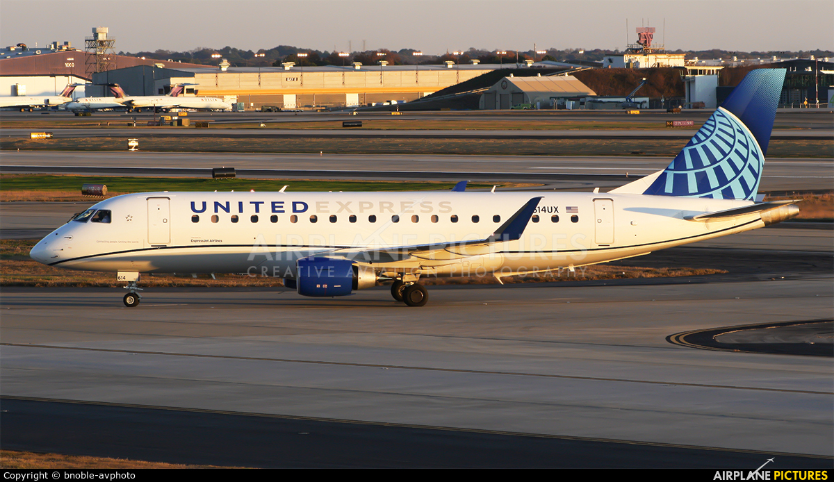 United Express N614UX aircraft at Atlanta - Hartsfield-Jackson Intl