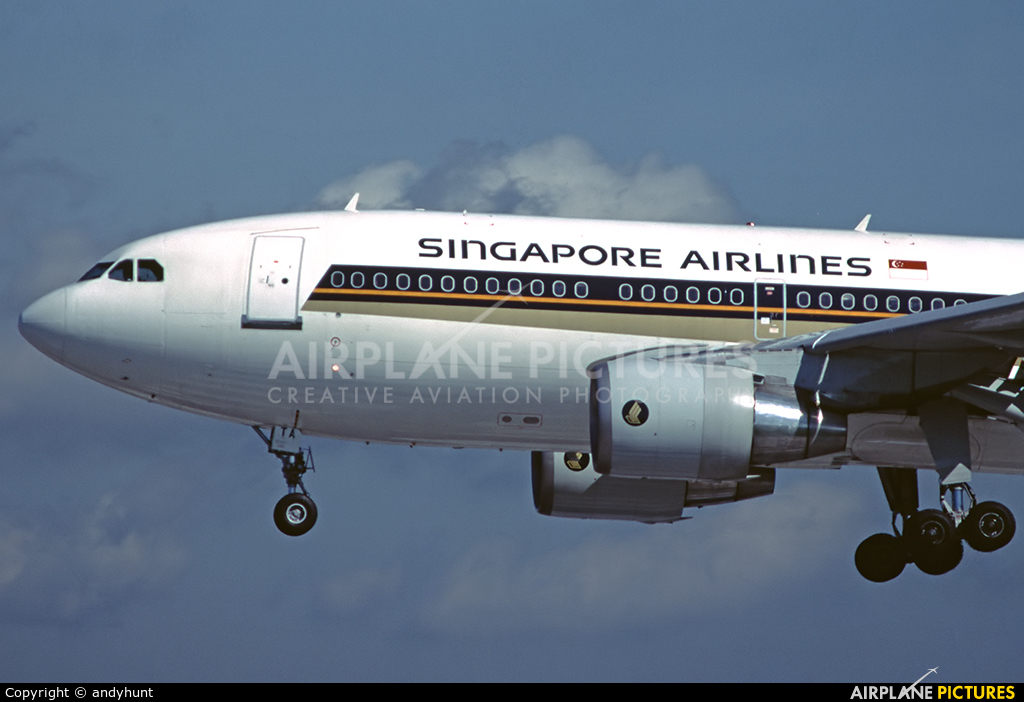 Singapore Airlines 9V-STA aircraft at Singapore - Changi